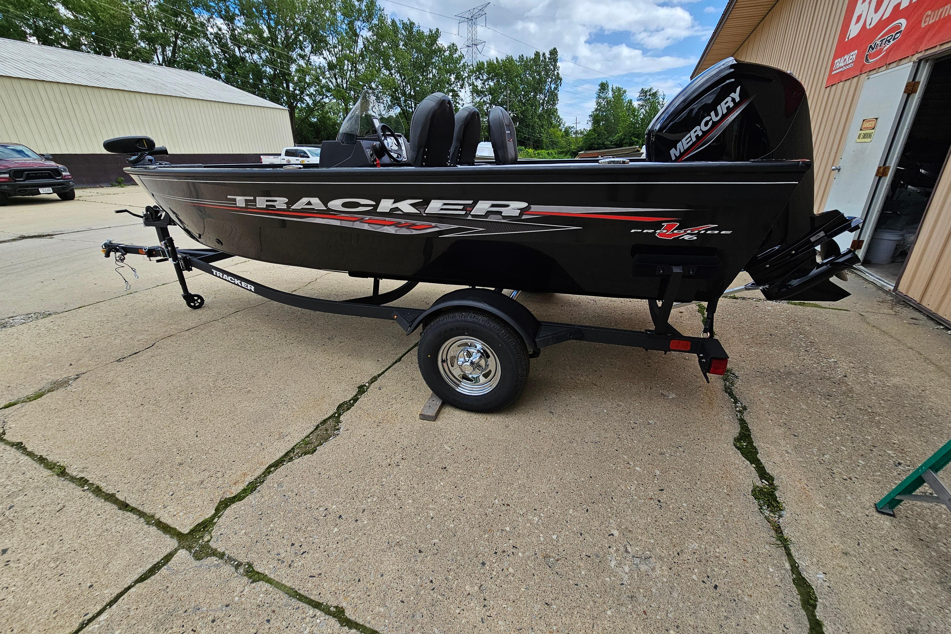 2026 TRACKER PRO GUIDE V-16 SC | Bass Pro Shops
